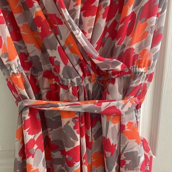 Beautiful DKNYC flower dress. - Picture 5 of 5